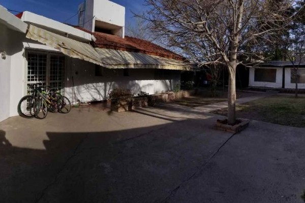 Casa 4 habitaciones dormitorios Villa Carlos Paz cerca del centro y a 100m del rio
