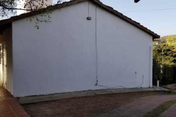Casa 4 habitaciones dormitorios Villa Carlos Paz cerca del centro y a 100m del rio