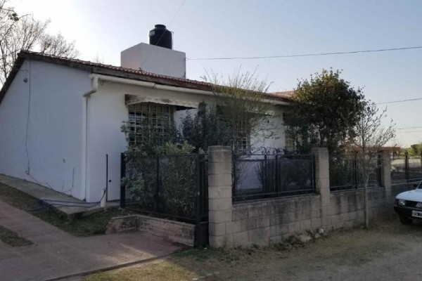 Casa 4 habitaciones dormitorios Villa Carlos Paz cerca del centro y a 100m del rio