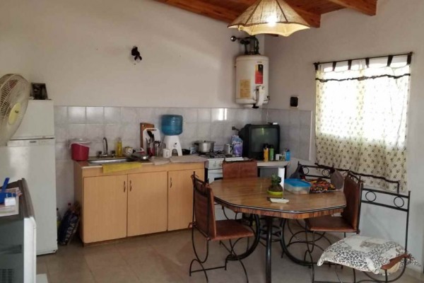 Casa con 2 departamentos con entrada independiente