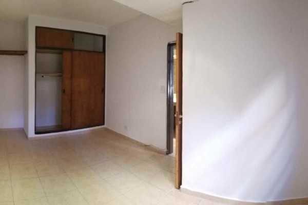 Complejo de 3 departamentos de 2 dormitorios cada uno centricos B° Villa Dominguez alta rentabilidad Oportunidad