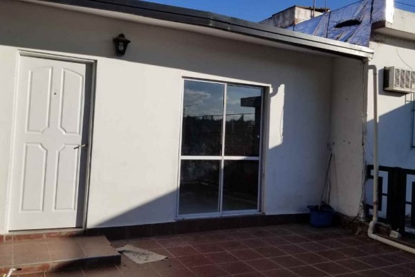 Complejo de 3 departamentos de 2 dormitorios cada uno centricos B° Villa Dominguez alta rentabilidad Oportunidad