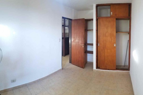 Complejo de 3 departamentos de 2 dormitorios cada uno centricos B° Villa Dominguez alta rentabilidad Oportunidad