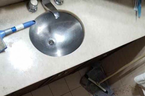Casa centrica con departamento ideal para transformación para uso multiple comercial o profecional