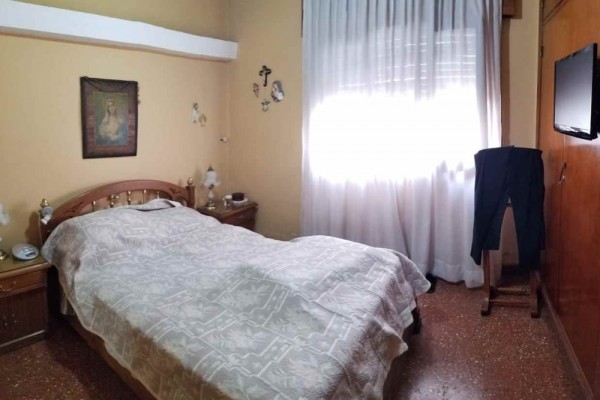 Casa centrica con departamento ideal para transformación para uso multiple comercial o profecional