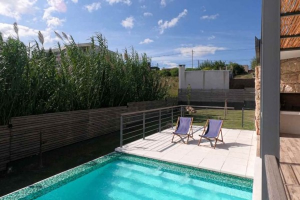 Villa Carlos Paz Villa del Lago Hermosa casa a estrenar detalles de categoria 3 dormitorios