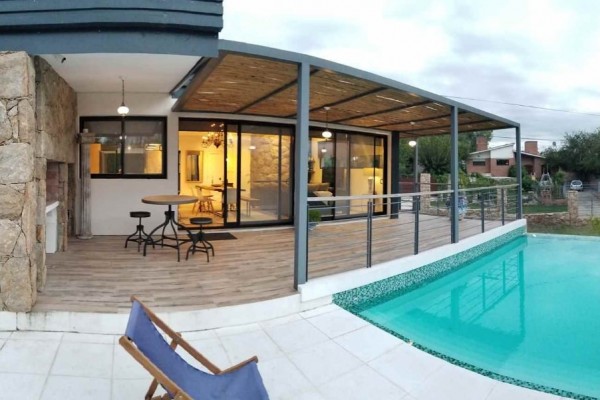 Villa Carlos Paz Villa del Lago Hermosa casa a estrenar detalles de categoria 3 dormitorios