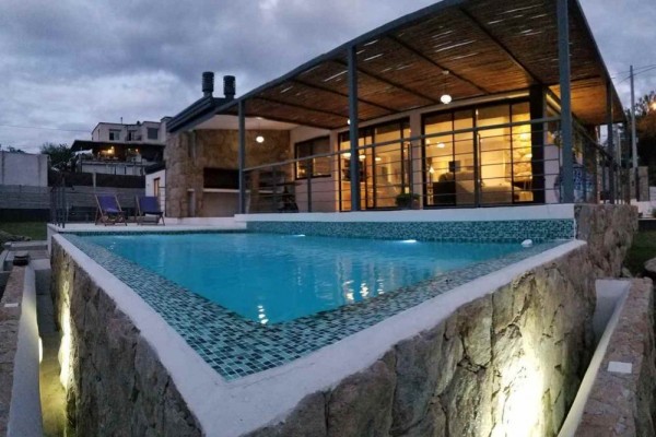 Villa Carlos Paz Villa del Lago Hermosa casa a estrenar detalles de categoria 3 dormitorios