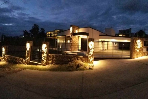 Villa Carlos Paz Villa del Lago Hermosa casa a estrenar detalles de categoria 3 dormitorios