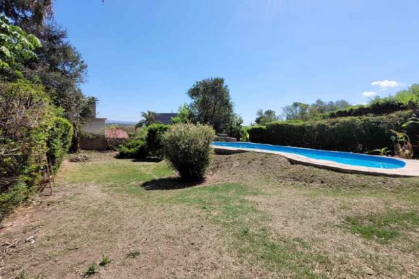 Bo Jose Muñoz a 6 cuadras de pleno centro 2 dormitorios, cocina, estar comedor, living. Pileta