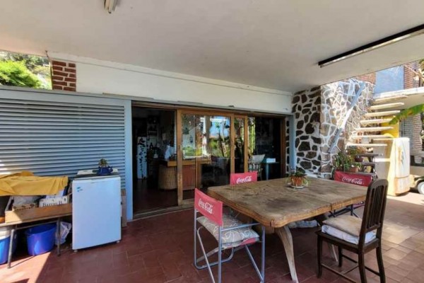 Bo Jose Muñoz a 6 cuadras de pleno centro 2 dormitorios, cocina, estar comedor, living. Pileta