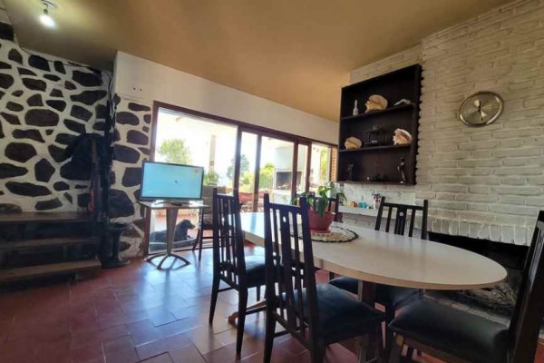 Bo Jose Muñoz a 6 cuadras de pleno centro 2 dormitorios, cocina, estar comedor, living. Pileta