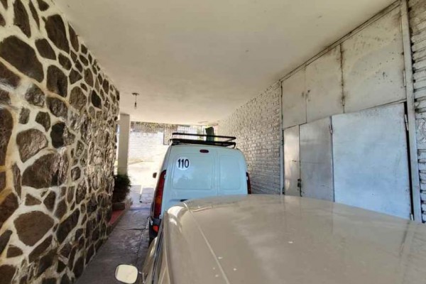 Bo Jose Muñoz a 6 cuadras de pleno centro 2 dormitorios, cocina, estar comedor, living. Pileta