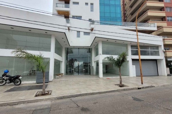 Local galería edificio Civis 80m2 aprox doble altura