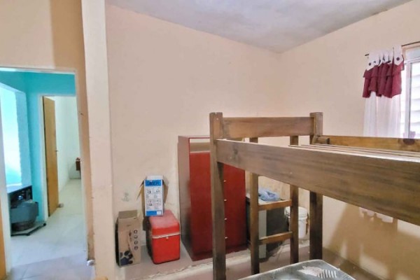 Inmueble con dos departamentos independientes de 2 dormitorios y uno respectivamente