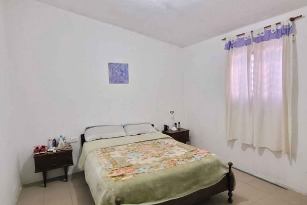 Inmueble con dos departamentos independientes de 2 dormitorios y uno respectivamente