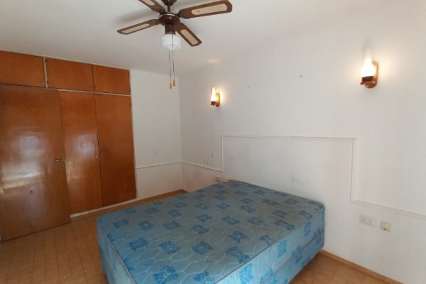 CASA EN VENTA - 3 DORMITORIOS - EXELENTE UBICACION CON RAPIDA SALIDA A LA AUTOPISTA 
