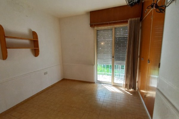 CASA EN VENTA - 3 DORMITORIOS - EXELENTE UBICACION CON RAPIDA SALIDA A LA AUTOPISTA 