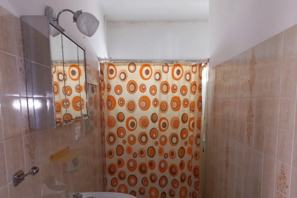 CASA EN VENTA - 3 DORMITORIOS - EXELENTE UBICACION CON RAPIDA SALIDA A LA AUTOPISTA 
