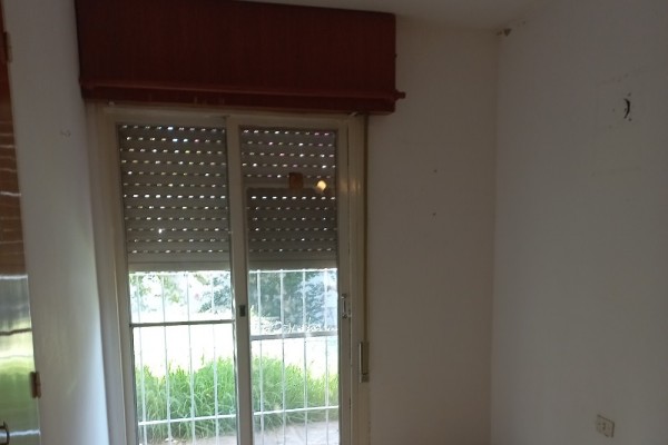 CASA EN VENTA - 3 DORMITORIOS - EXELENTE UBICACION CON RAPIDA SALIDA A LA AUTOPISTA 