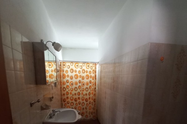 CASA EN VENTA - 3 DORMITORIOS - EXELENTE UBICACION CON RAPIDA SALIDA A LA AUTOPISTA 