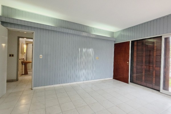 hermosa casa centrica 2 dormitorios, 2 baños, garaje  amplio estar comedor, amplia cocina comedor, quincho con asador, pileta
