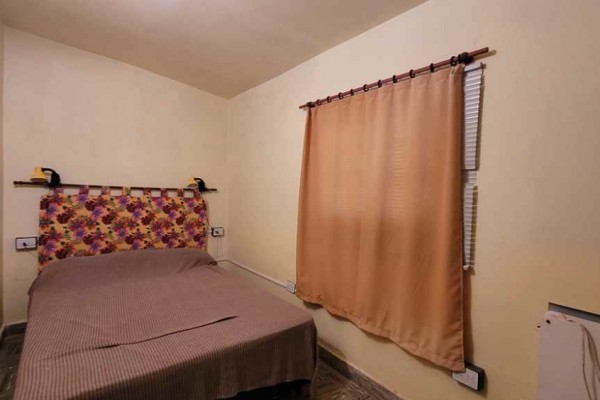 Casa 2 dormitorios amplio parque a 15 cuadras del centro