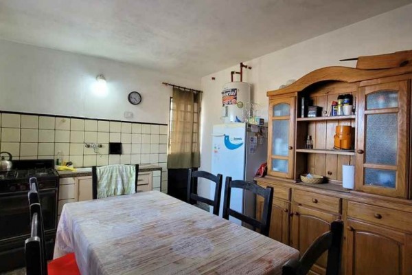 Casa 2 dormitorios amplio parque a 15 cuadras del centro