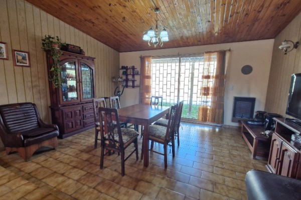 CASA EN VENTA - 2 DORMITORIOS -  BARRIO JOSE MUÑOZ