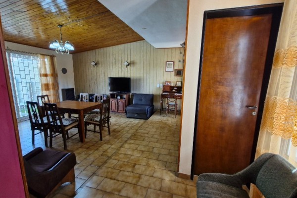 CASA EN VENTA - 2 DORMITORIOS -  BARRIO JOSE MUÑOZ