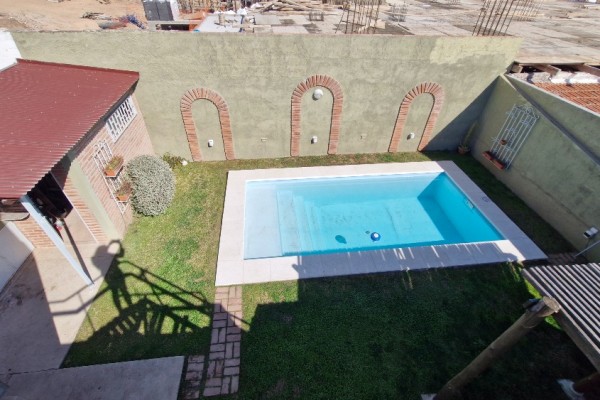 CASA EN VENTA - 2 DORMITORIOS -  BARRIO JOSE MUÑOZ