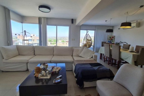 CASA EN VENTA BARRIO BECCIU