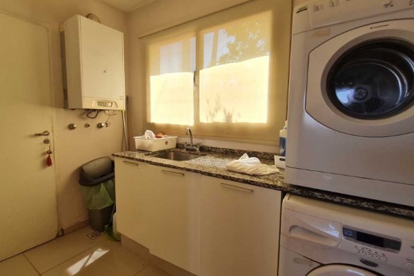 CASA EN VENTA BARRIO BECCIU