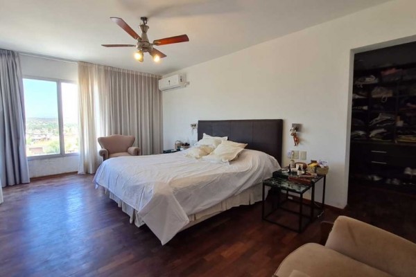 CASA EN VENTA BARRIO BECCIU