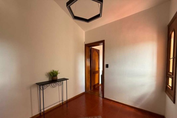 Hermosa casa Con la mejor vista al algo, ciudad y cierras granndes 4 dormitorios y pileta