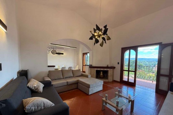 Hermosa casa Con la mejor vista al algo, ciudad y cierras granndes 4 dormitorios y pileta