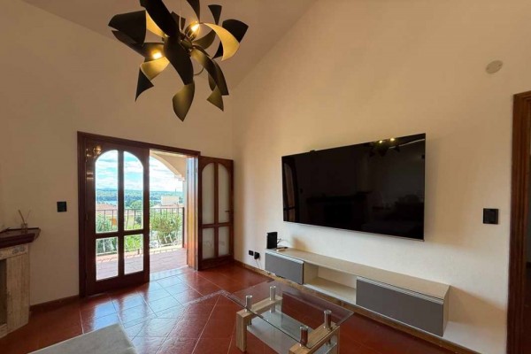 Hermosa casa Con la mejor vista al algo, ciudad y cierras granndes 4 dormitorios y pileta