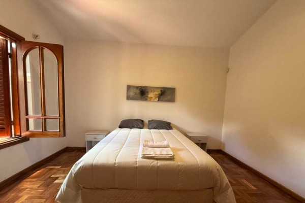 Hermosa casa Con la mejor vista al algo, ciudad y cierras granndes 4 dormitorios y pileta