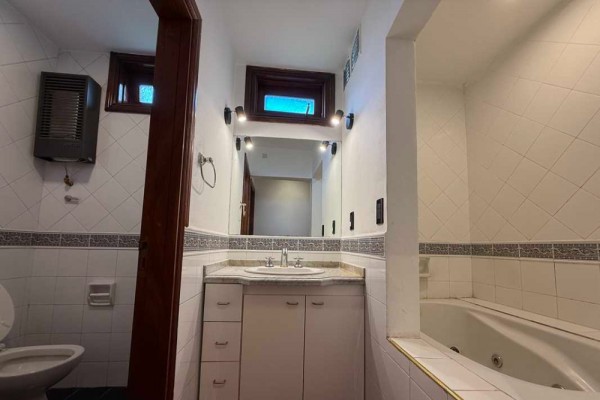 Hermosa casa Con la mejor vista al algo, ciudad y cierras granndes 4 dormitorios y pileta
