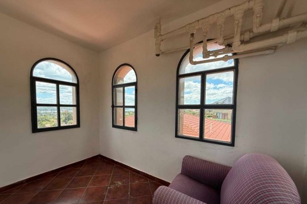 Hermosa casa Con la mejor vista al algo, ciudad y cierras granndes 4 dormitorios y pileta