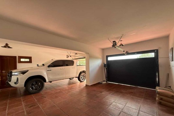 Hermosa casa Con la mejor vista al algo, ciudad y cierras granndes 4 dormitorios y pileta