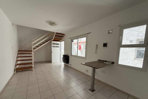 DEPARTAMENTO CON COCHERA - CALLE TUPUNGATO A 500 METROS DEL CENTRO DE VILLA CARLOS PAZ