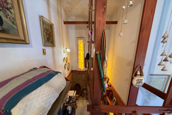 Hermosa casa de 2 dormitorios con pileta, vista a metros de Alejandro Mago y Los Sauses