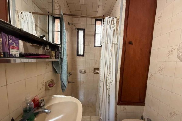 Hermosa casa de 2 dormitorios con pileta, vista a metros de Alejandro Mago y Los Sauses