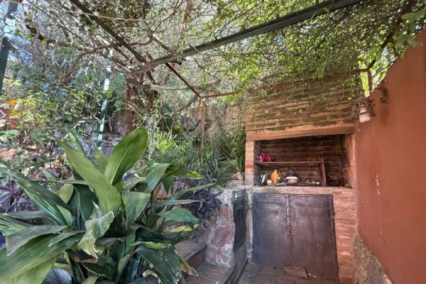 Hermosa casa de 2 dormitorios con pileta, vista a metros de Alejandro Mago y Los Sauses