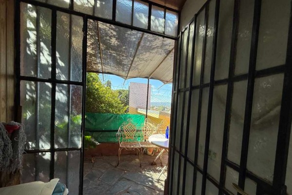 Hermosa casa de 2 dormitorios con pileta, vista a metros de Alejandro Mago y Los Sauses