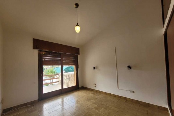 Hermosa casa 3 dormitorios, pileta y dependencias