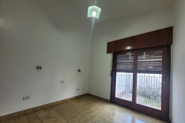 Hermosa casa 3 dormitorios, pileta y dependencias