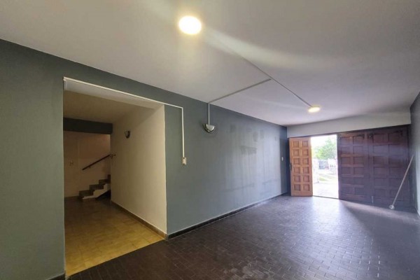Hermosa casa 3 dormitorios, pileta y dependencias