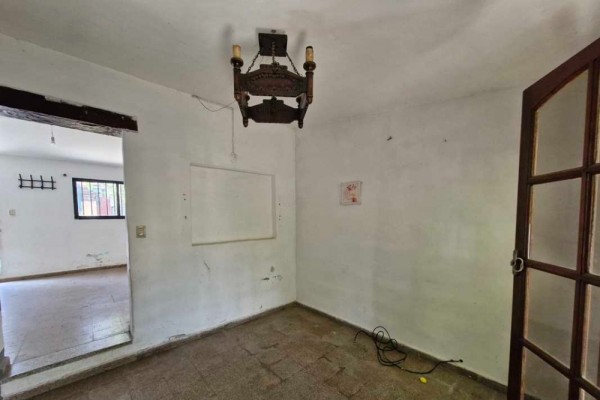 Casa 2 dormitorios con quincho y departamento de 1 dormitorio al fondo barrio Carlos Paz Sierras